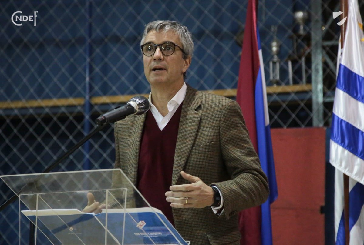 🗣 "José Decurnex es un soldado de Nacional. Este año se guardó al silencio, pero trabajó mucho por Nacional"

➡ Alejandro Balbi en @elespectadoruy

📻 810 AM · 92.5 FM
▶️ youtube.com/watch?v=SlwvEY…