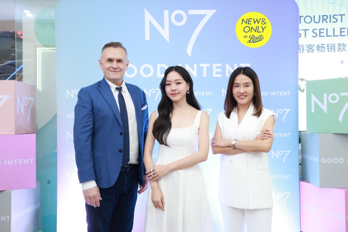 otpc_story's tweet photo. Boots เปิดตัว No7 GOOD INTENT รับเทรนด์ Glass Skin คว้า “พิชชา พิชชาธร” นั่งแท่นพรีเซนเตอร์ เผยเคล็ดลับ “กลาสสกินผิวใส ฉ่ำไว ไม่มัน”
#pitchaaaa_s
#No7GoodIntent
#กลาสสกินผิวใส
#BootsThailand
อ่านข่าวเพิ่มเติมได้ที่ https://t.co/X4pnWHZfG1 https://t.co/y6LXypGADi