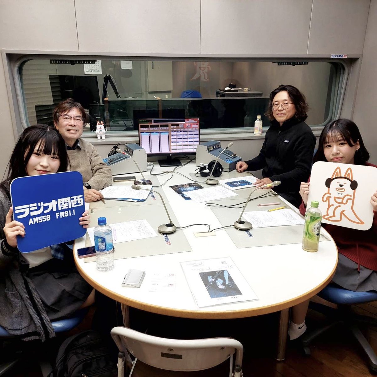 zAx_naana's tweet image. 今日は初ラジオで@Radio_Kansai_PR さんにお邪魔しました🎤
めちゃくちゃ緊張しました🙄
ちゃんと喋れてたかな？🥹
プロデューサーさん、番組スタッフの皆様ありがとうございました！
2026年1月17日
ラジオ関西25:00〜25:15放送
「ガルステッ！坪井淳一と大路章晃のアイドルホームラン」にて放送です！