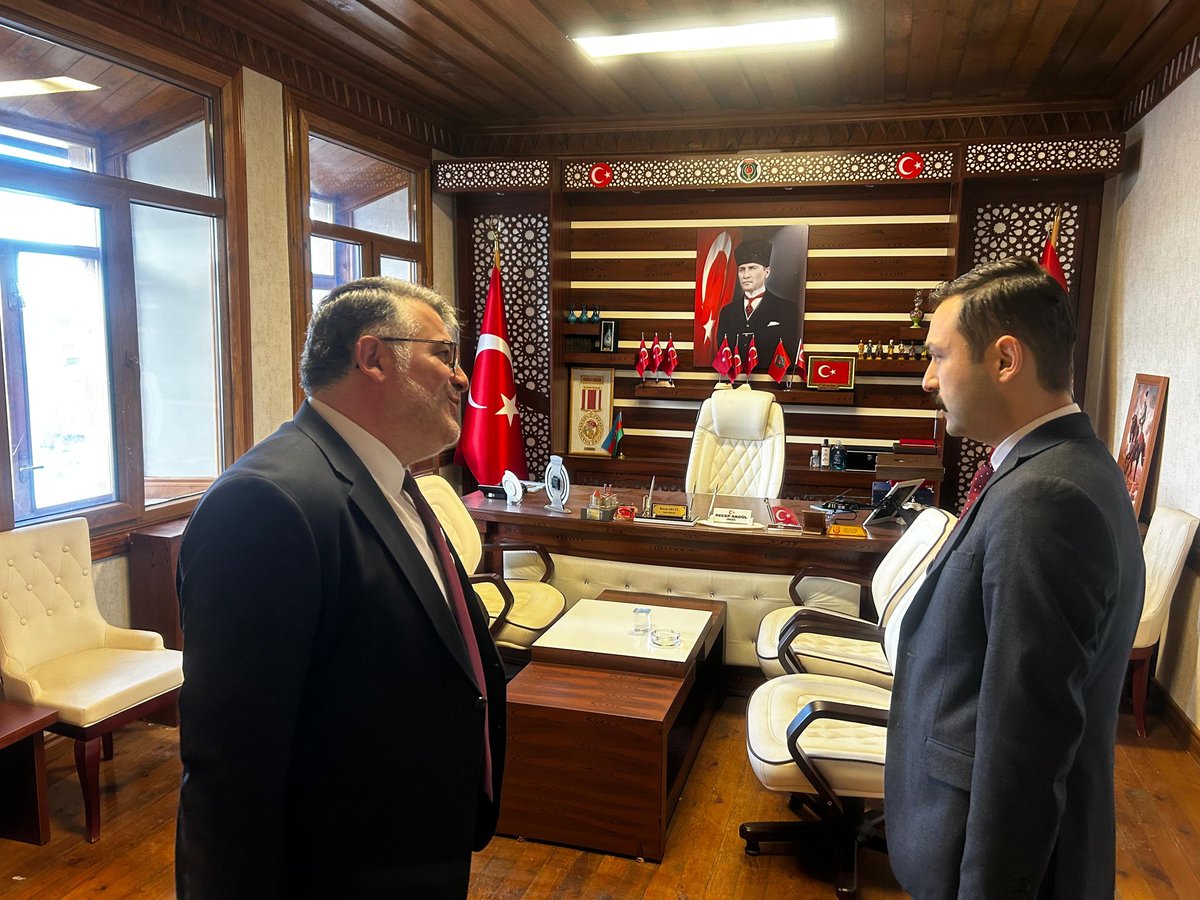 Kaymakamımız Sn Emre OĞUZTÜRK, Türkiye Harp Malulü Gaziler Şehit Dul ve Yetimleri Derneği Erzurum Şubesi Başkanı Sn Recep AKGÜN'ü ziyaret etti.