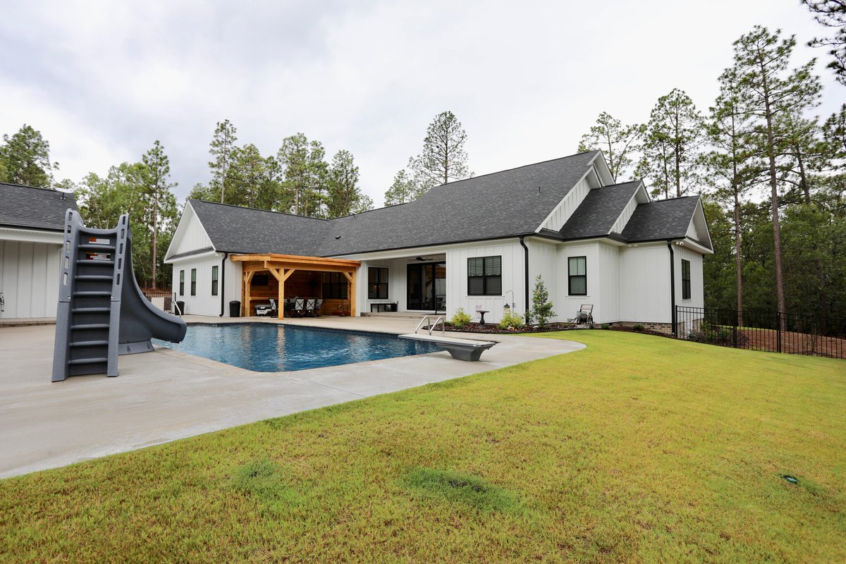 BVHConstruction's tweet photo. Every project tells a story. We’re proud to help build homes and spaces that serve our neighbors in Seven Lakes and beyond.
#BVHConstruction #SevenLakesNC #MooreCountyBuilder #BuiltLocal #ConstructionLife https://t.co/SlLsEg0aS7