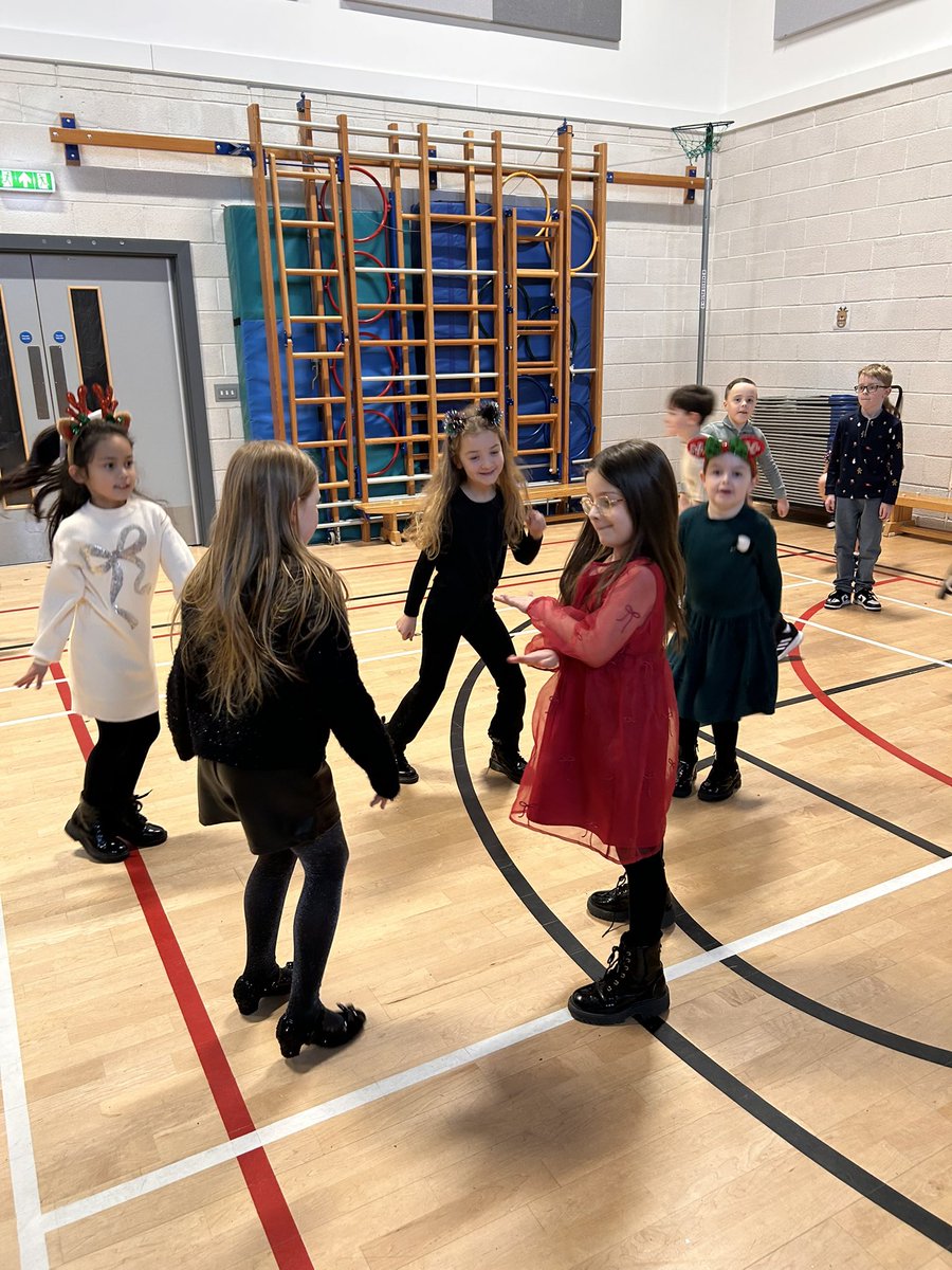 P2/3 Mrs Alexander tweet media