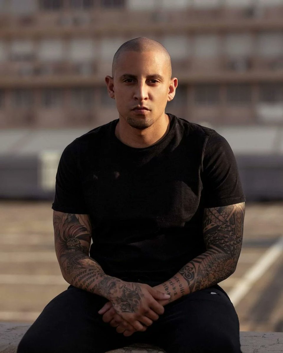 Rolly_KG's tweet image. We still don't know who shot Senzo Meyiwa.

We still don't know who are the masterminds behind AKA's shooting murder.

As long as our government doesn't do enough to stop gun violence, every year we will always cry. South Africa is bleeding

RIP DJ Warras