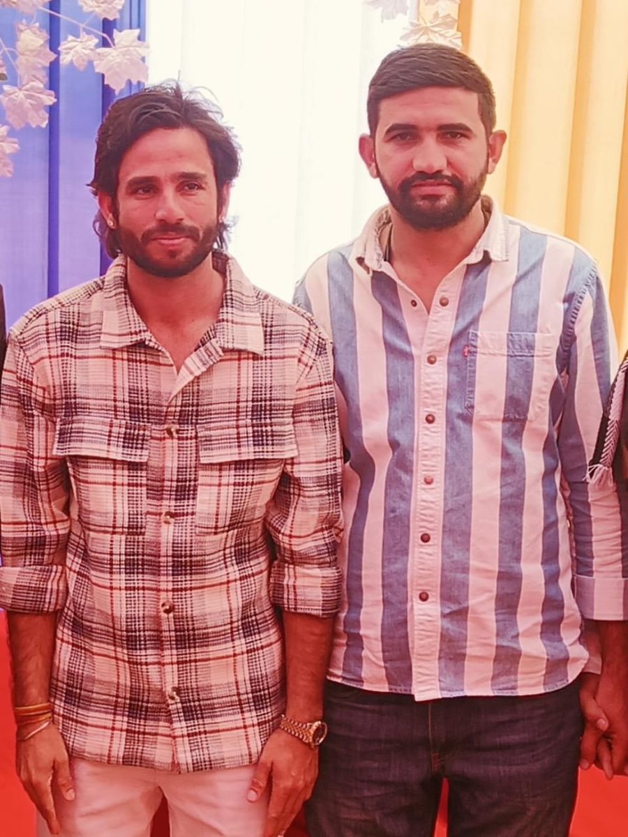ErSunilGugarwal's tweet photo. जोधपुर का लाल अब खेलते नजर आएगा राजस्थान रॉयल्स में 🙌🔥 बधाई रवि विश्नोई 🙌 
#IPL2026Auction Ravi Bishnoi 
#RaviBishnoi #jodhpur #RR #IPLAuction 

विगत दिनों एक शादी समारोहो में मुलाकात हुई । https://t.co/9MDunj4jnu