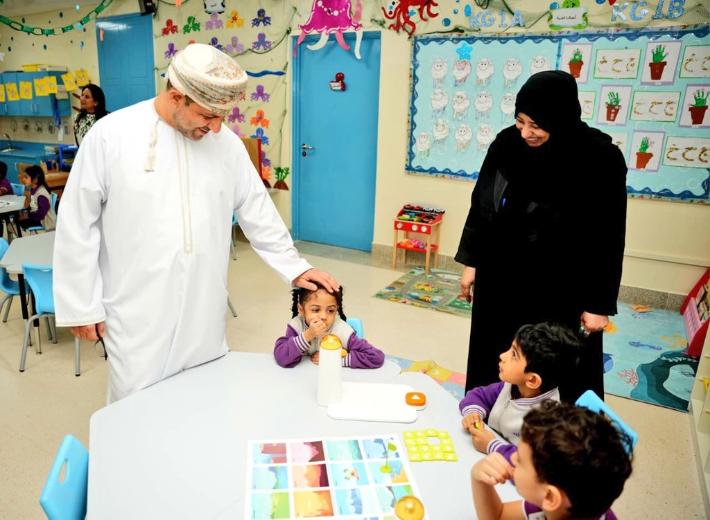 EduGovMct's tweet photo. #تعليمية_مسقط
اختتمت اليوم منافسات تصفيات روبوت VEX IQ على مستوى المدارس الحكومية والخاصة بمحافظة مسقط، والتي شارك فيها 11 فريقًا من الطلبة.
​أقيمت التصفيات في مدرسة عزان بن قيس الدولية، برعاية الفاضل/ الدكتور علي بن سالم الشكيلي، المدير العام للتربية والتعليم لمحافظة مسقط، تأكيدًا على دعم الابتكار التكنولوجي.
​نتائج المنافسات:
الأول فريق مدرسة الفردوس الخاصة
الثاني فريق مدرسة أحمد بن ماجد الدولية
الثالث فريق مدرسة عدي بن حاتم للتعليم الأساسي.
تتقدم المديرية بخالص التهنئة للفرق الفائزة، متمنية لهم التوفيق في تمثيل المحافظة في التصفيات على مستوى السلطنة.