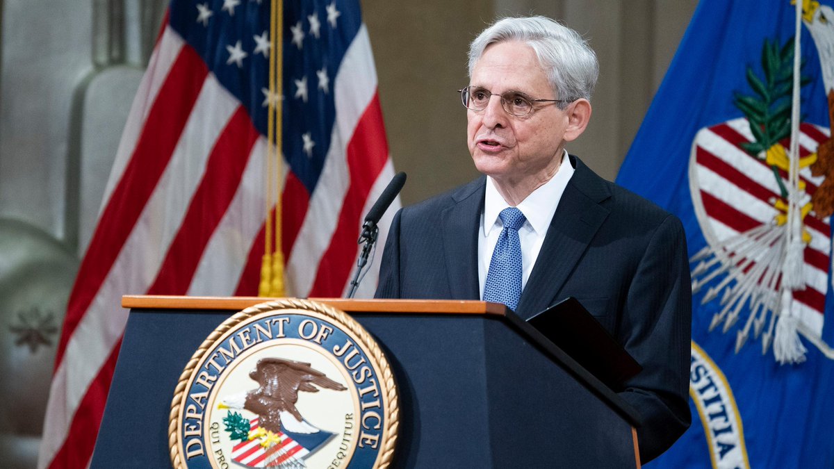 EricLDaugh's tweet image. 🚨 BREAKING: The FBI is set to give Congress bombshell memos showing the Biden DOJ was WARNED the raid on President Trump's home did NOT have probable cause, per Just The News

The FBI Washington field office did "NOT believe they established probable cause."

Holy smokes.…