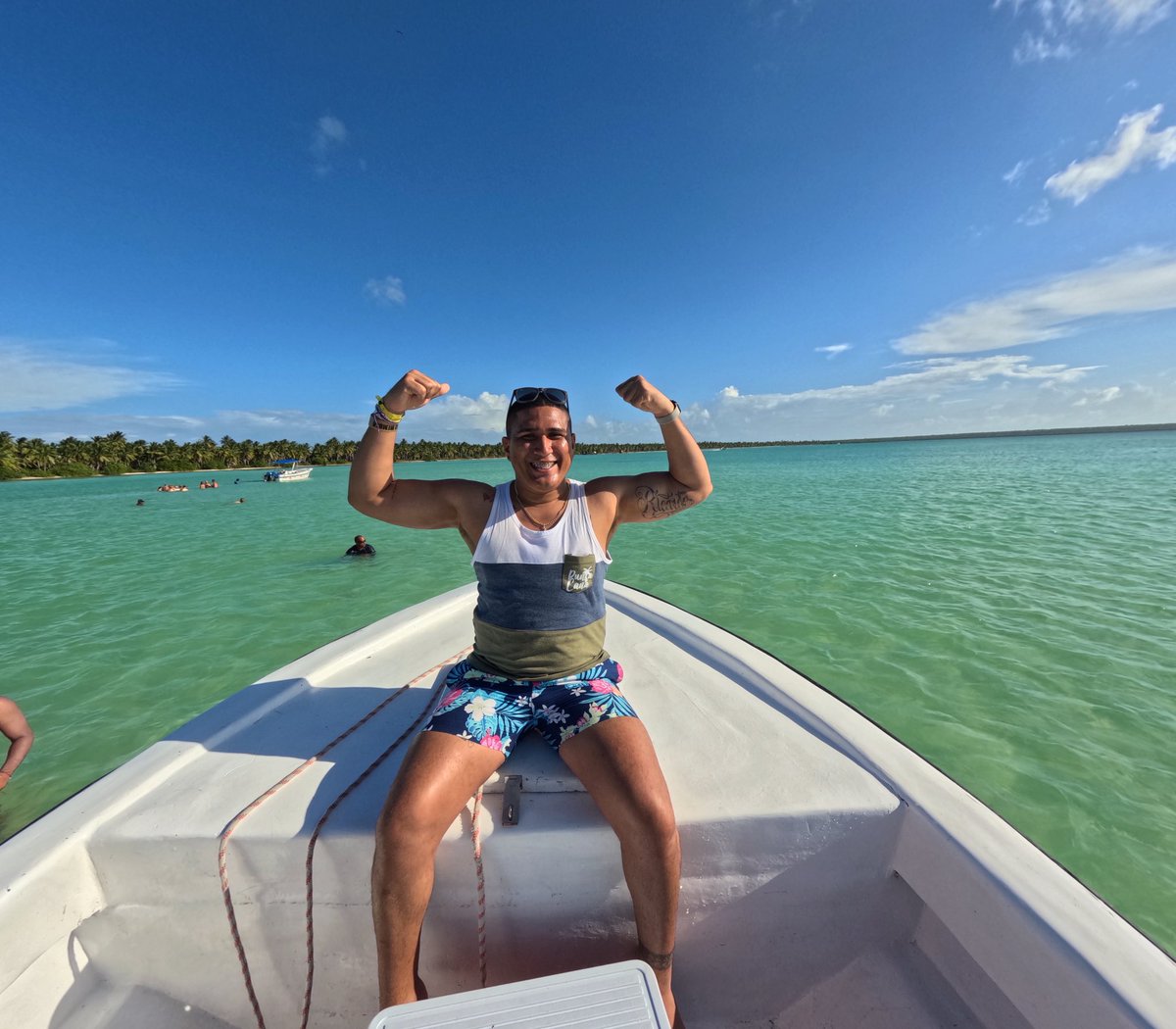 R___rivera's tweet photo. Rep. Dominicana / Punta Cana ❤️ https://t.co/2dHmEP8odx