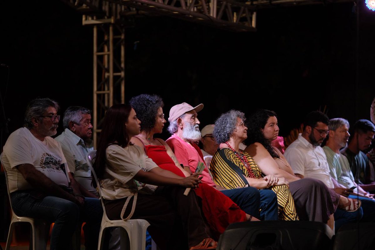repam_amazonia's tweet photo. La REPAM recibió, el 15 de diciembre, el Premio Chico Mendes de Resistencia 2025, en la categoría Relevancia Institucional.

Seguimos caminando junto a los pueblos del bosque por una Amazonía viva.

#PremioChicoMendes #REPAM 

Créditos: Alexandre Cruz Noronha https://t.co/RMQkMAfPr3