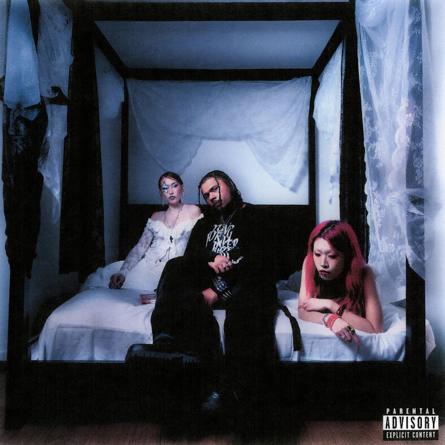 LeKarre's tweet image. Cette fin d'année 2025 aura été riche en rap fr mais également en superbes covers✨

@pherzy21  - MAISON DE L'HORREUR by @w4keupvik 
@seanzeudog - LA NICHE by Barnabé Cantin
@luvbfk - MALICE&amp;amp;OPULENCE by @/orrraneee
@/yungashley_ - DeadPretty Music by @Guillaume_m18