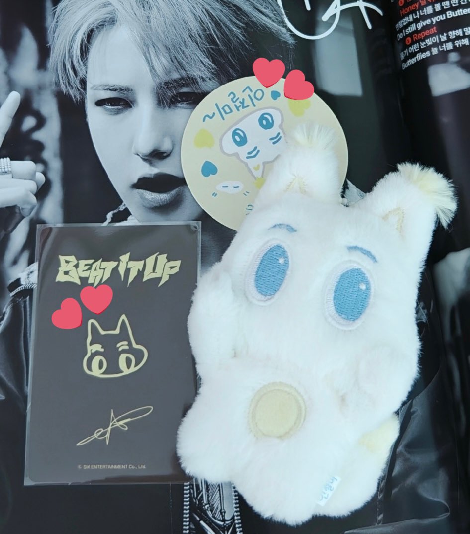 น้องอินจุนวาดคุณมูมิน? ยัยน้องจอลมี? (ไม่มีตรงหูๆ อาจจะมูมิน เด้กแฝด) หลังก้าดด้วยㅜㅜฮื้อๆๆ เอ็นดู น่ารักเนอะ
 
©️ weibo.com/5846154468/524…