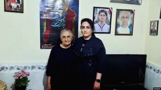 gohareshghi's tweet photo. این نوچه‌های ذلیلِ خامنه‌ایِ ضحاک با فحش و ناسزا نتوانستند مرا خاموش کنند؛
حالا دارند تلاش می‌کنند مثل گذشته بار دیگر مکررا با تهدید به مرگ ساکتم کنند.

به مزدوران علی خامنه‌ای می‌گویم:
من از مرگ نمی‌ترسم. ترسو، رهبر شما بود که
#خسرو_علیکردی 
#کیانوش_سنجری https://t.co/vQbgM3a9tP