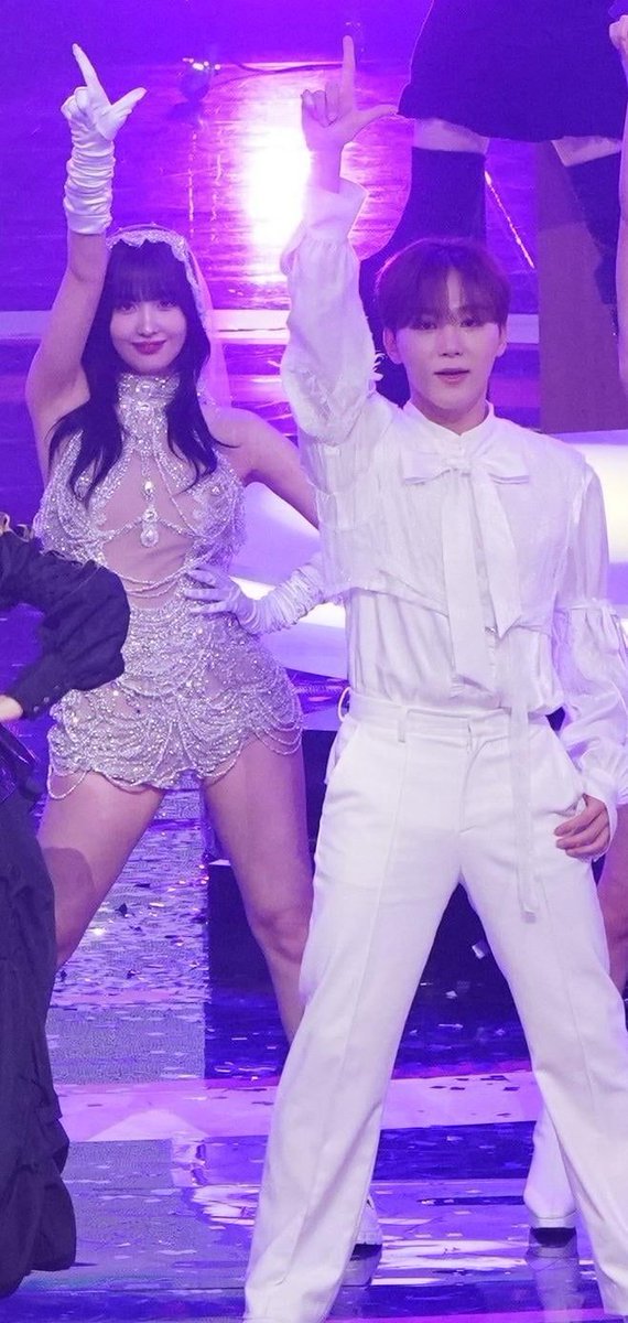 cheolhanglazer's tweet image. this is like the best picture on the internet