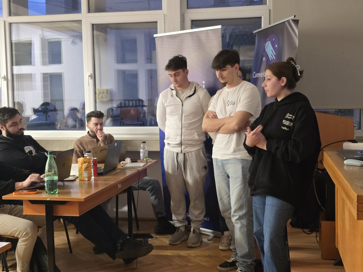 cometsweb3's tweet image. We've had such an eventful weekend!

After an intense final round, here are the winners of our @SuiNetwork Hackathon in Iasi, hosted with the help of Facultatea de Automatica si Calculatoare - TUIASI and in partnership with @SuiFoundation:

🏆 DeFi Track:
2nd Place: KVAS

🏆 AI…