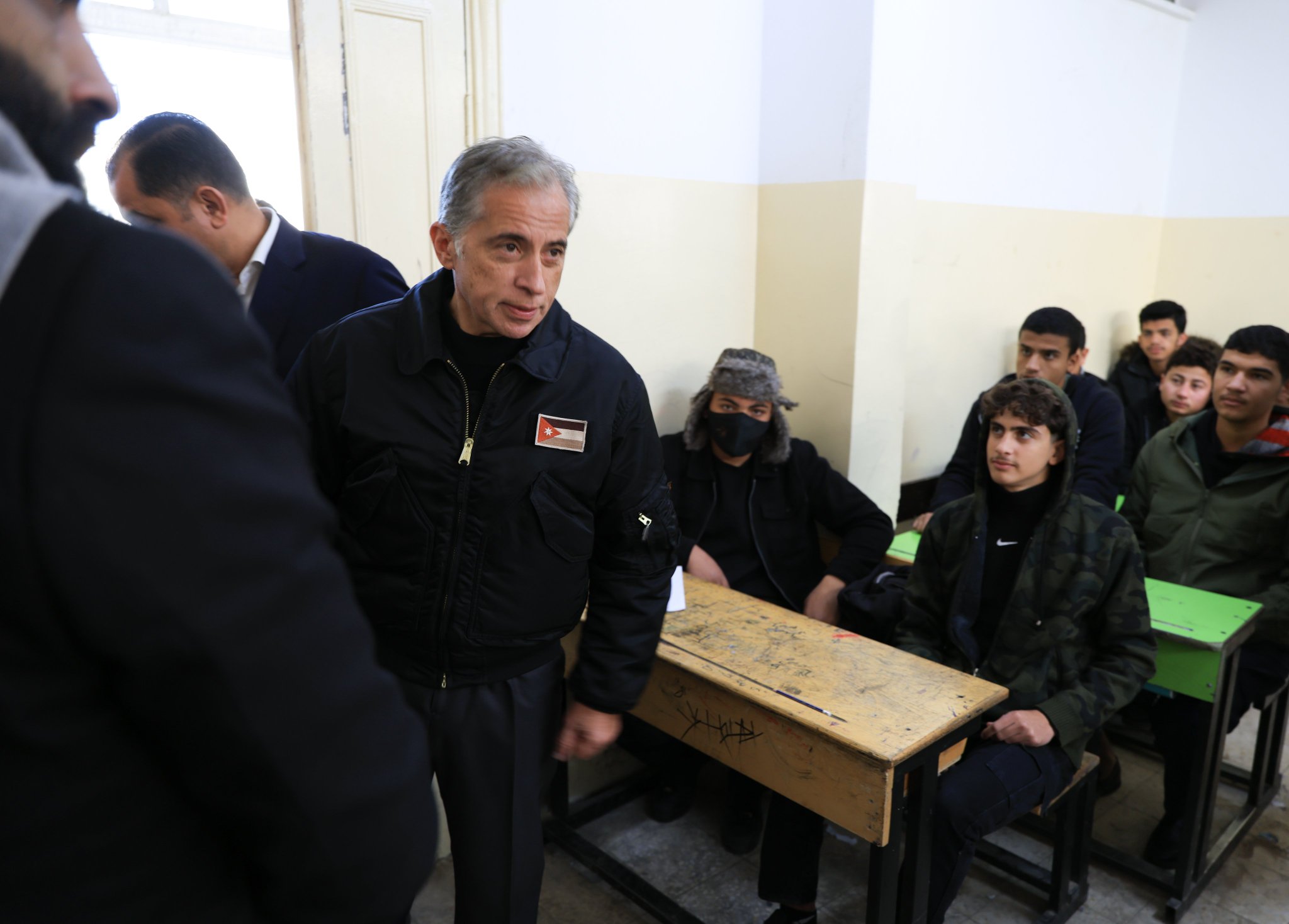 رئيس الوزراء يتفقَّد عدداً من المواقع في مناطق عين الباشا والبقعة وصافوط وأم الدنانير في محافظة البلقاء #بترا 