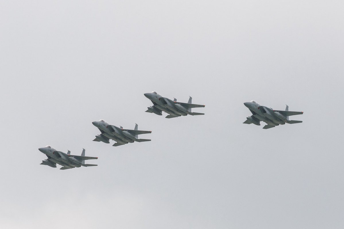 87_Burner_12k's tweet image. 編隊飛行しながら携帯トイレで用を足した◯番機の操縦技量の高さにも盛大な拍手👏
#もはや武勇伝
#朝早かったもんね
#goodjob