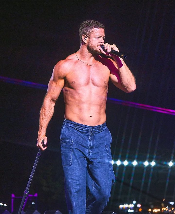 SEXIEST MEN OF THE YEAR ⚡️ 2025

48 • Dan Reynolds “