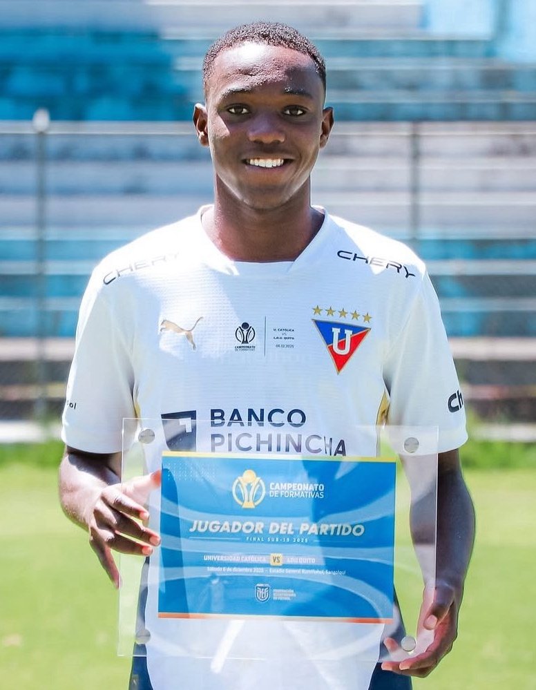 RisingGemsz's tweet image. 🌟I know we already have Sékou Koné and Christian Orozco joining next summer, but this Ederson Castillo guy is really impressing me—he's got everything it takes to become an elite defensive midfielder.

His stock will  rise soon, and big clubs will be fighting over his signature