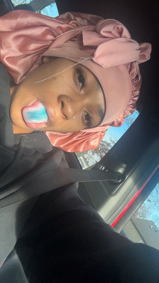 cwtivia's tweet image. onlyfans.com/cjmajornana 🦋