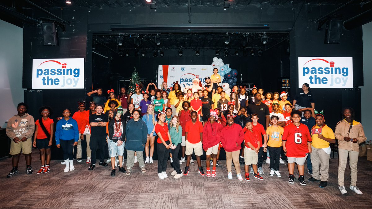Buccaneers's tweet image. Throwback to @bemayfieldfdn's Passing the Joy event last year 🥹

Baker's &amp;amp; Emily's foundation provides programs, scholarships &amp;amp; philanthropic opportunities.

Repost to vote! @bakermayfield #WPMOYChallenge