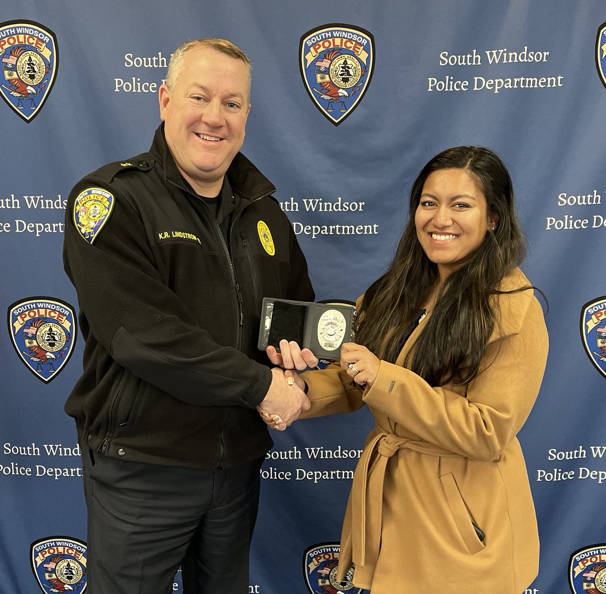 SWPD_PIO's tweet image. Good afternoon #SW06074.  Please join us in welcoming Officer Niloshna Courchesne # 230 to the SWPD.  Ofc. Courchesne comes to us as a lateral transfer from another Connecticut police department and is a medic in the Army National Guard.  Welcome to SWPD Officer Courchesne!