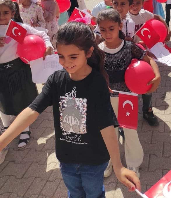 8 yaşında hayattan koparılan Narin'in hakkı için, biricik kızlarını kaybeden masum annesinin ve ailesinin hakkı için Adalet Nöbeti 118 gündür devam ediyor. Bir aile, bir köy, bir ülke Adalet bekliyor
#narinveailesiicinadalet