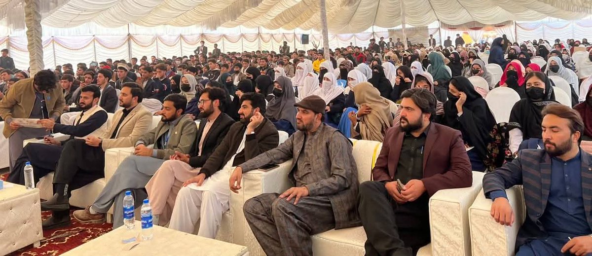 اسلامی جمعیت طلبہ مردان ڈویژن ( تحصیل تخت بھائی) کے زیر اہتمام سٹوڈنٹ ایجوکیشنل ایکسپو سے معتمد عام اسلامی جمعیت طلبہ پاکستان وسیم حیدر اور ناظم اسلامی جمعیت طلبہ خیبرپختونخوا  اسفندیار عزت خطاب کررہے ہیں ۔ 

#KPJamiat #EducationalExpo #EducationalExpo2025 #JamiatPK