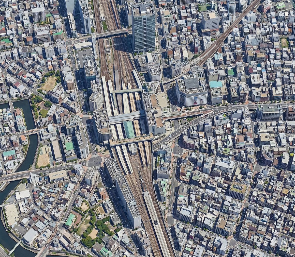 chi_ri_jin's tweet photo. 生成AIに空想地図から空撮写真を生成してもらおう《中村市 編》
https://t.co/244CghtAvW
…やってみましたYO。思った以上にちゃんと再現できている…が、最初に細かい指示をしたほうが良いです（後天的な修正指示の反映は得意ではない） https://t.co/VKRmeQdEyW
