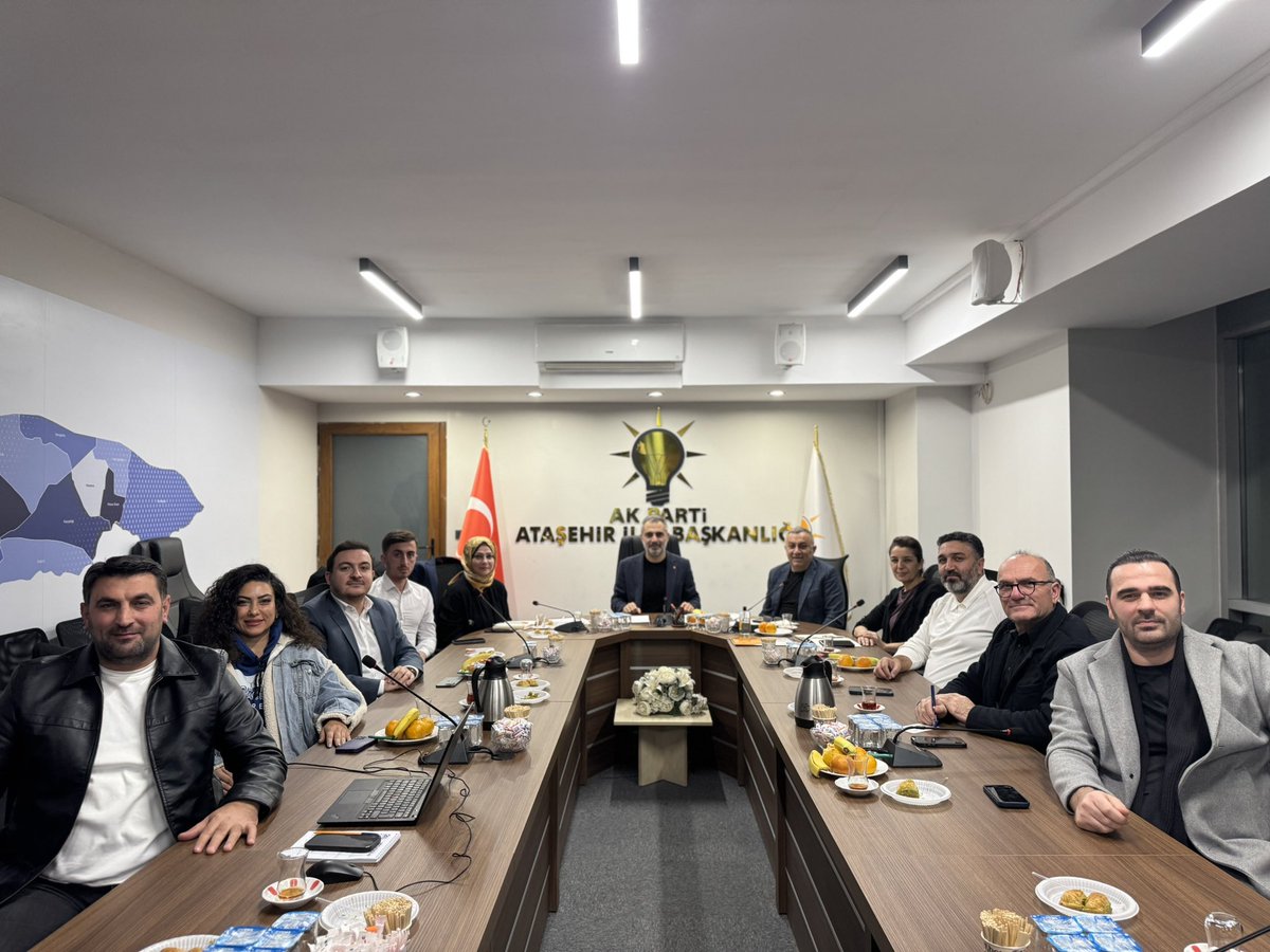 Haftalık Olağan ilçe Yürütme ve Yönetim Kurulu toplantımızı İl Yönetim Kurulu Üyemiz <a href="/UgurUyhan/">Uğur Uyhan</a> ’ın katılımlarıyla gerçekleştirdik. 

Genel konularımızı değerlendirdik.

Önümüzdeki dönemle alakalı faaliyetlerimizi müzakere ettik. İlçe özelinde yerel değerlendirmelerde bulunduk.