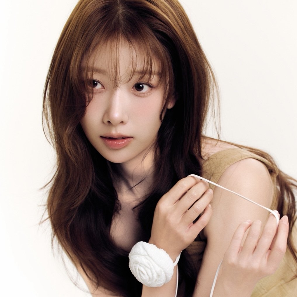 NICESTAGRAM's tweet image. [161225] — e.heomer ☆ LiNC chat room new profile picture !

#EUNICE #유니스