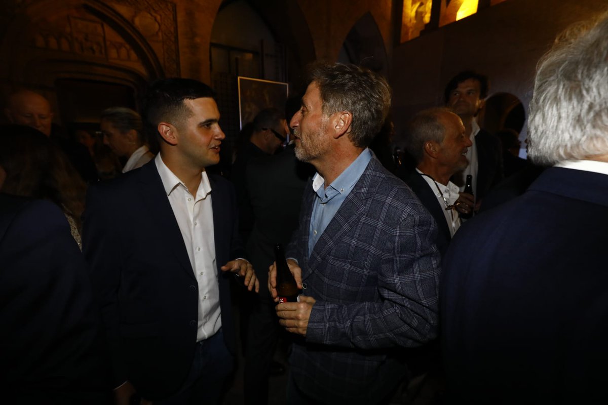 Suerte en todo lo que venga, Pepe. La política aragonesa te echará de menos.