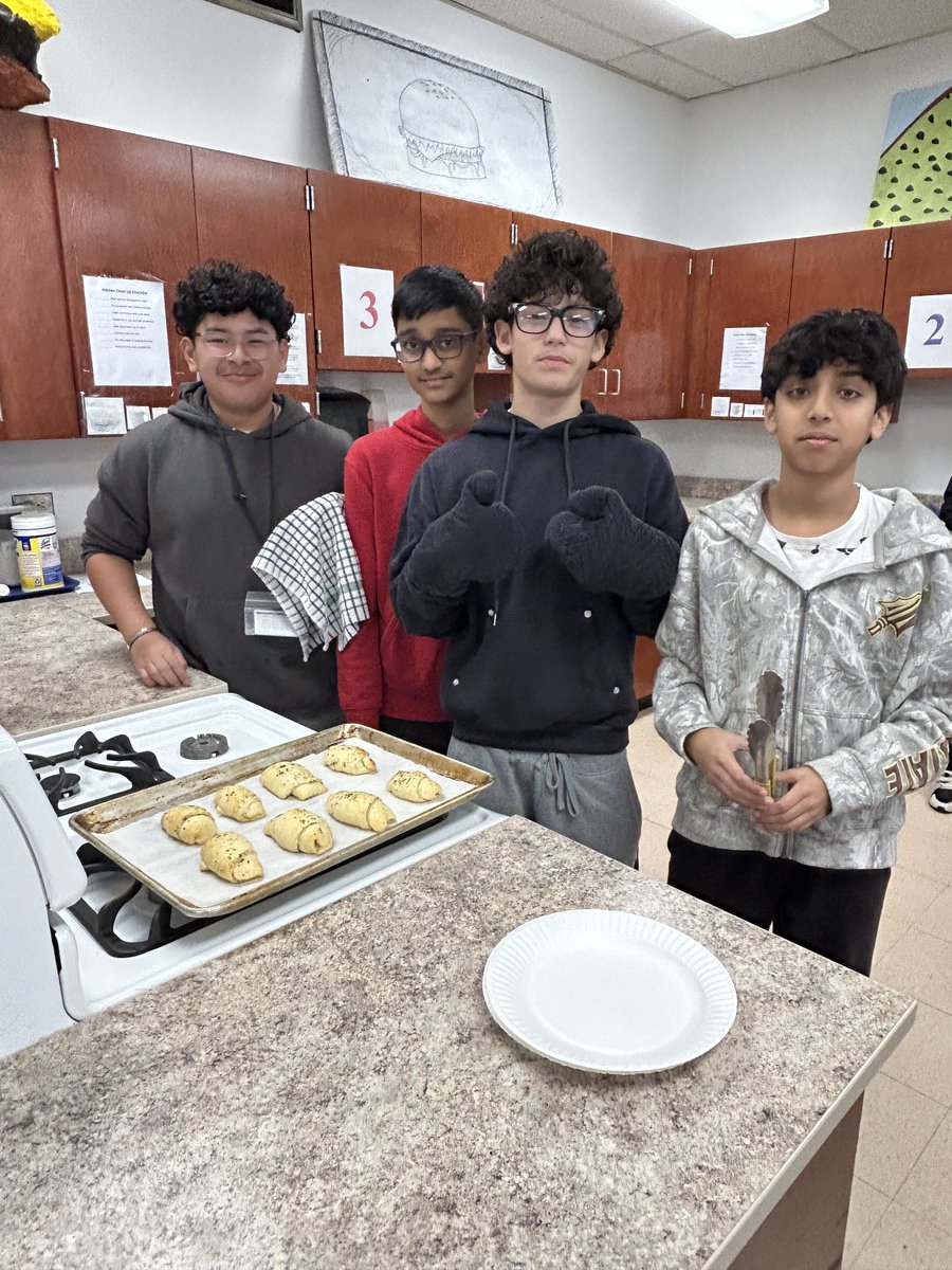 Mark Gray tweet media