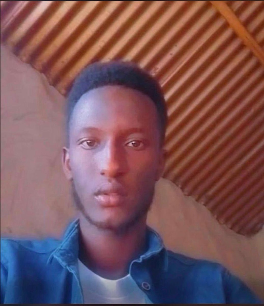 kivuutile's tweet photo. Seba Kiyana, alias Muningantama, a exécuté un jeune Munyamulenge, membre de son escorte.
Selon mes sources, Ndayisaba Michael, fils de Nyerere, a été tué par Muningantama avant leur fuite vers Baraka.
Ces jeunes innocents avaient rejoint Muningantama après avoir été manipulés par l’équipe de Kongolo, travaillant à la présidence de Kinshasa, ainsi que par Béatrice Gisaro. Ndayisaba Michael a été exécuté après avoir refusé de fuir avec l’armée burundaise et les FARDC

@kweziFaustin1 @AlexMvuka @AKibasumba @Rumenge1 @GakondoNziza @EspoirKing1 @rmakrich @SugiraMireille @Alexis_Gisaro66 @GajuGisaro @Fkaniki @goma24news @savecongotutsi