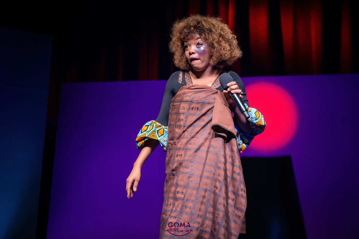 goma_rire_fest's tweet photo. On peut rire de tout... les Nyota nous l'ont prouvé en faisant rire sur les violences basées sur le genre #VBG 😂😂 lors du gala international de GOMA RIRE Festival
Bientôt vous allez découvrir leur sketch à la télé !🤗

#GomaRireFestival #SotePamoja #jovithasongwa #princessewatu https://t.co/wyqpydYfn4