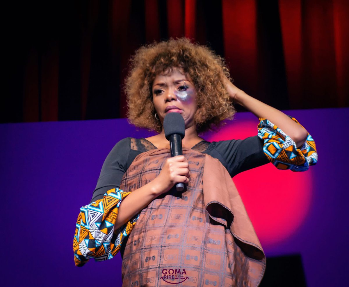 goma_rire_fest's tweet photo. On peut rire de tout... les Nyota nous l'ont prouvé en faisant rire sur les violences basées sur le genre #VBG 😂😂 lors du gala international de GOMA RIRE Festival
Bientôt vous allez découvrir leur sketch à la télé !🤗

#GomaRireFestival #SotePamoja #jovithasongwa #princessewatu https://t.co/wyqpydYfn4