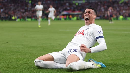 TheLaneAndBack's tweet photo. Pedro Porro has apologized to Spurs fans following the 3-0 defeat to Forest, admitting, “The away fans don’t deserve this.” Tottenham’s Premier League struggles persist, with growing questions over their intensity and consistency. #THFC #Tottenham #PedroPorro #COYS #SpursForever https://t.co/NAo715rnpk