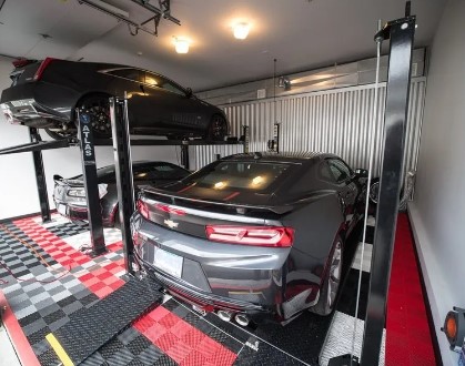 CTCarStorage's tweet image. Keep your car safe and pristine in our premium storage facility. Climate-controlled units, top-notch security, and optional detailing or transport ensure your vehicle stays protected and ready to drive.