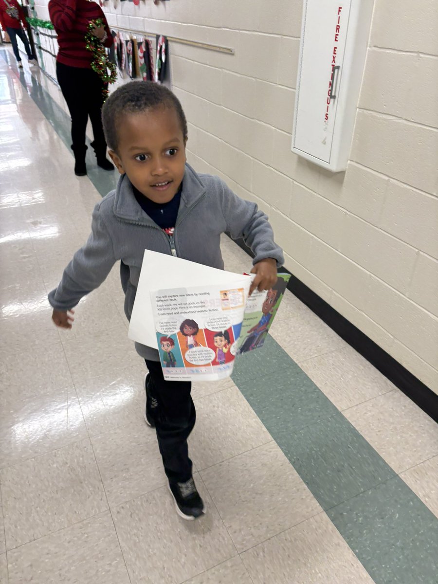 SandersES tweet media