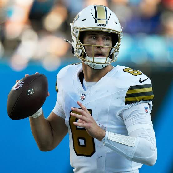 🚨🚨Most wins by rookie QBs in starts this season:

3 - Tyler Shough #Saints 
2 - Jaxson Dart #Giants 
2 - Cam Ward #Titans 
1 - Shedeur Sanders #Browns 
1 - Dillon Gabriel #Browns