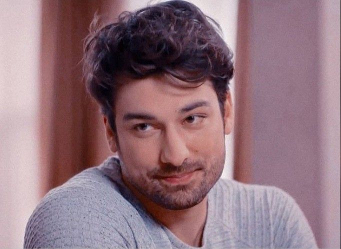 contextalp's tweet image. Sevdiğim insanları dinlerken vs sevmediklerimi dinlerken