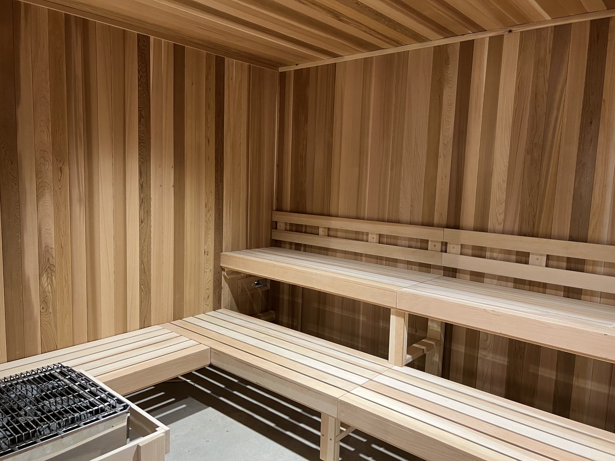 O2FitnessClubs's tweet image. The weather outside is frightful, but our clubs are so delightful! Escape the cold and heat things up indoors. ❄️🔥 #O2Fitness