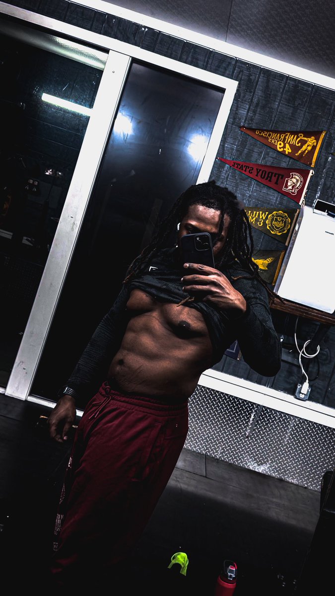 _keepitlokee's tweet photo. 💪🏾😤 https://t.co/CGKE1pEn6K