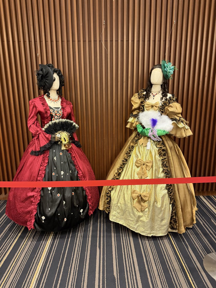 maryna_emi's tweet photo. レキシのファンクラブイベ行ってきた
Perfumeと一緒に踊った時の衣装プレゼントしてて本当に本当に死ぬほど欲しかったけど　
当たらなかった🥲結局何も
席も激悪だった🥲
楽しい時間とお見送りのプチプレ❤︎
池ちゃん　遣唐使　おっけんさん
いつも楽しい時間をありがとう
 #レキシ
 #稀有稀有倶楽部 https://t.co/bsi52a0S3u