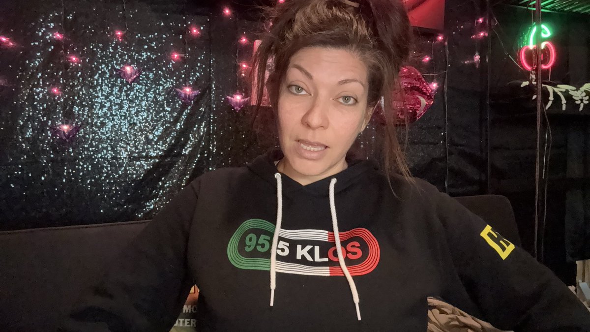 Vampire Radio tweet media