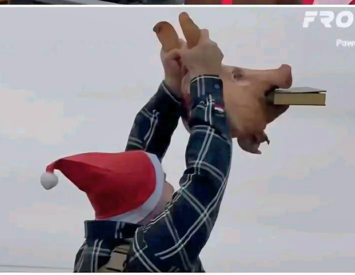 إن لم ندافع عن كتابِ الله، وعن أقدسِ مقدساتنا، فلا خير يُرتجى فينا؟
وإن لم تهتزّ قلوبُنا لما اقترفته أيدي الأمريكيين في حقِّ قرآننا، فأيُّ فعلٍ بعد هذا يمكن أن يستفزَّ مشاعرنا ويوقظ ضمائرنا؟
وإذا مرّت هذه الجريمةُ صامتةً في حياتنا،
فما قيمةُ إسلامٍ لا يغضب لكتاب الله؟
وإن لم يكن