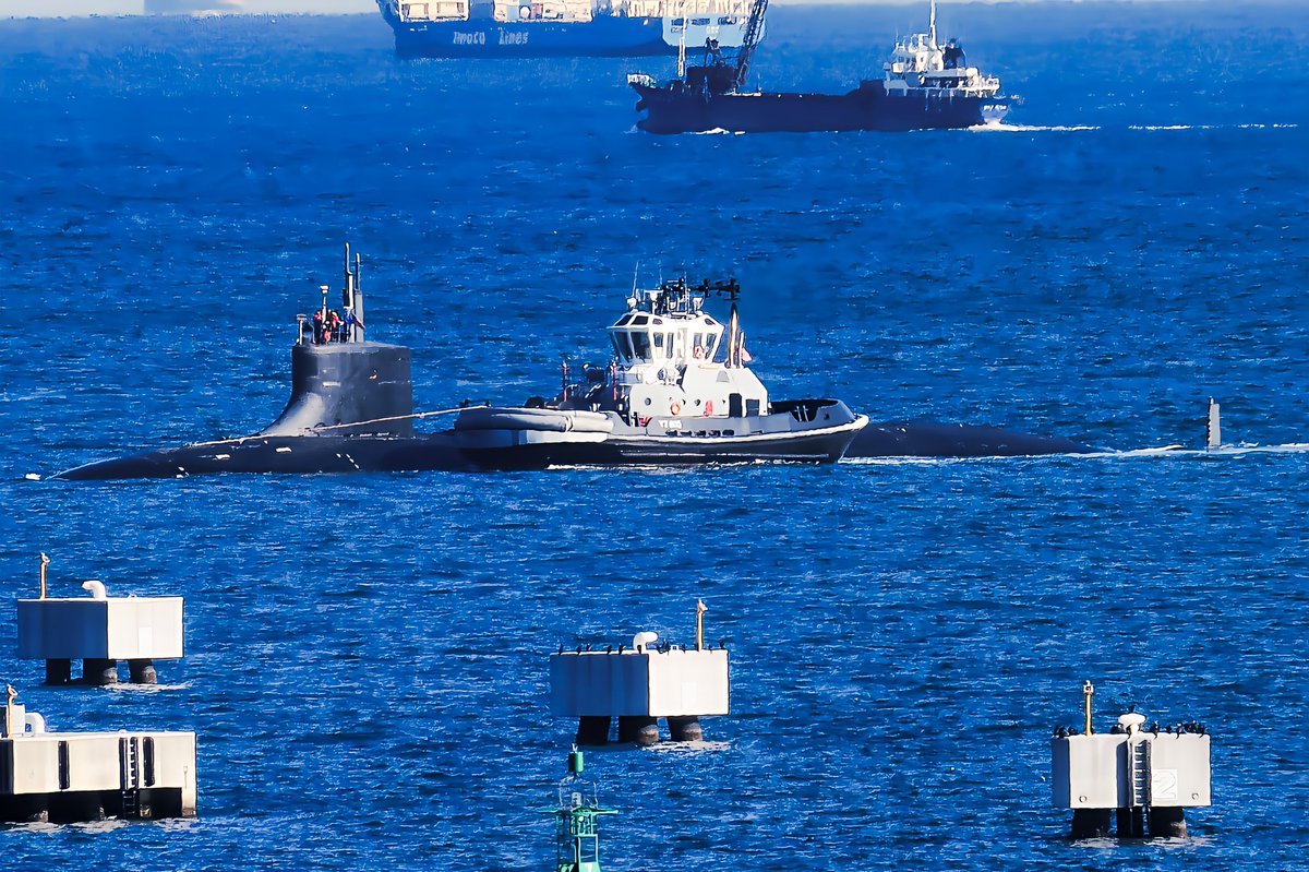 12/16/2025 9:50頃 横須賀沖に原子力潜水艦シーウルフ(USS Seawolf SSN-21)