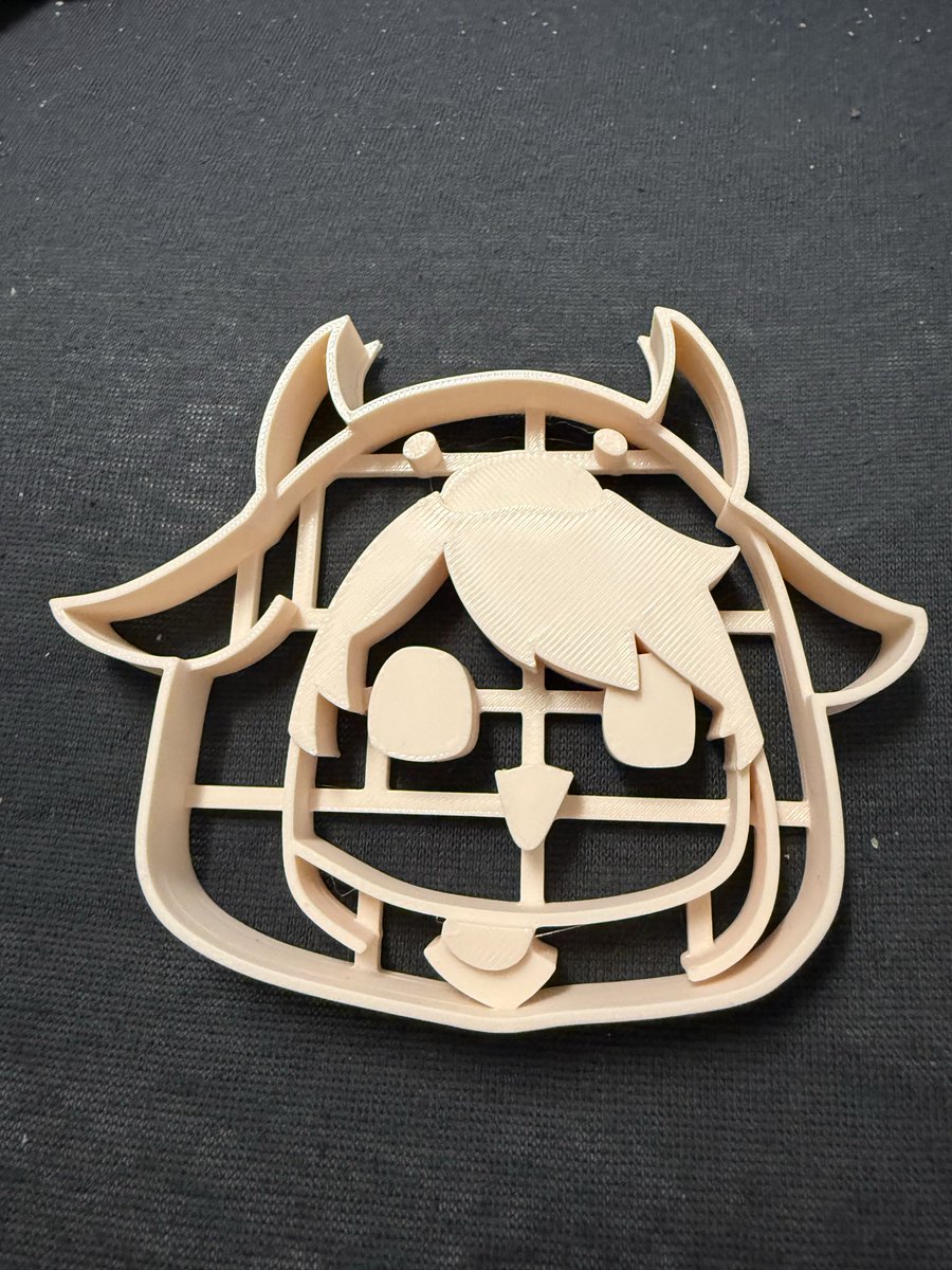 Durfte einen super knuffigen kecksausstecher von dem lieben vollmilch_uht anfertigen
Vielen dank an <a href="/Blubchenblubi/">Blubchen seifenblasen vtuberin comms open</a> für die comission❤️