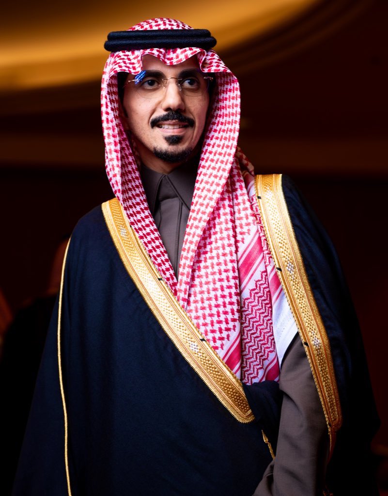 تفاصيل اللبس لم يرغب والا سوي سكيب 🔺

انا منكم واليكم 

العقال : العقال العربي - العقال المتميز 

الشماغ : كاستل كلاسيك شلش 

الثوب : خياطة وقماش " الأناقة للخياطة - العقيق"

البشت : مشالح المهدي الملكية - فرع شارع التخصصي الرياض 🔺<a href="/AlmahdiRB/">مشالح المهدي الملكية</a> 

الحلاقة : حلاق حارتنا 😂😂😂