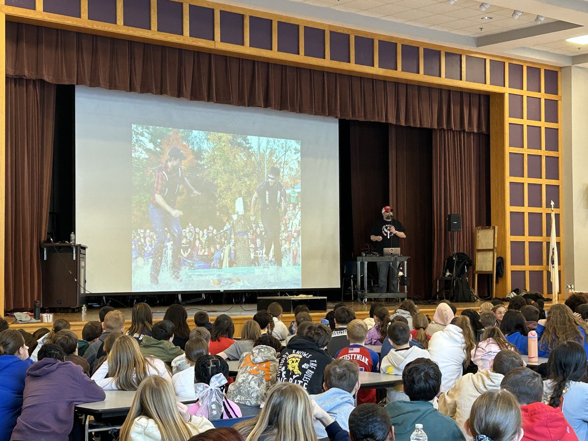 TheRyanMrMurphy's tweet image. Loved welcoming “The Machine” Jesse Green to the Ryan School! 💪🐾
His “🪚🍔🎸 Chainsaws, Cheeseburgers &amp;amp; Rock and Roll” message nailed our motto:
 Work Hard. Be Kind. Anything is Pawsible… Woof!
Thanks to the Ryan PAC!
#RyanSchool #WorkHardBeKindAnythingIsPawsible @MachineJG