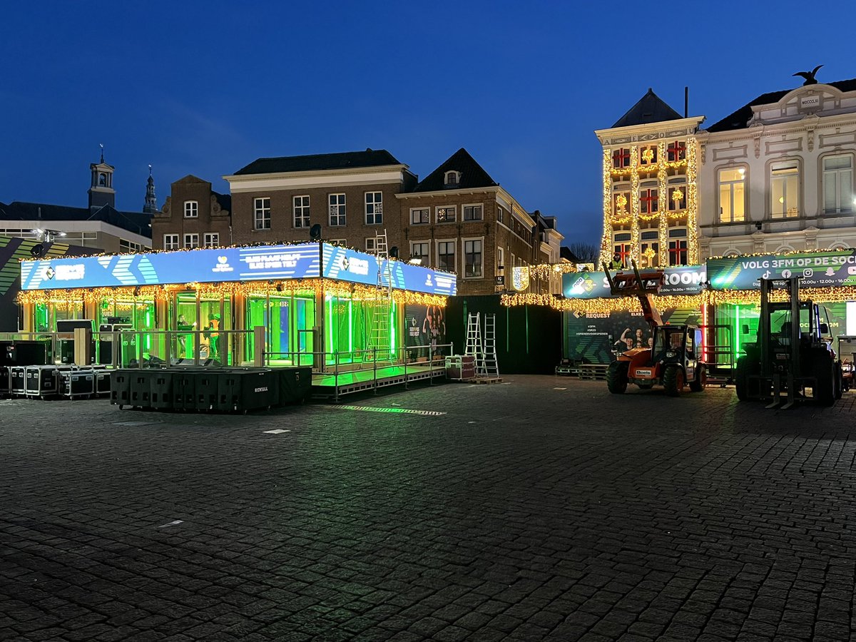 Bijna klaar denk ik zo maar 😉 #GlazenHuis #073 #DenBosch <a href="/SeriousRequest/">3FM Serious Request</a>