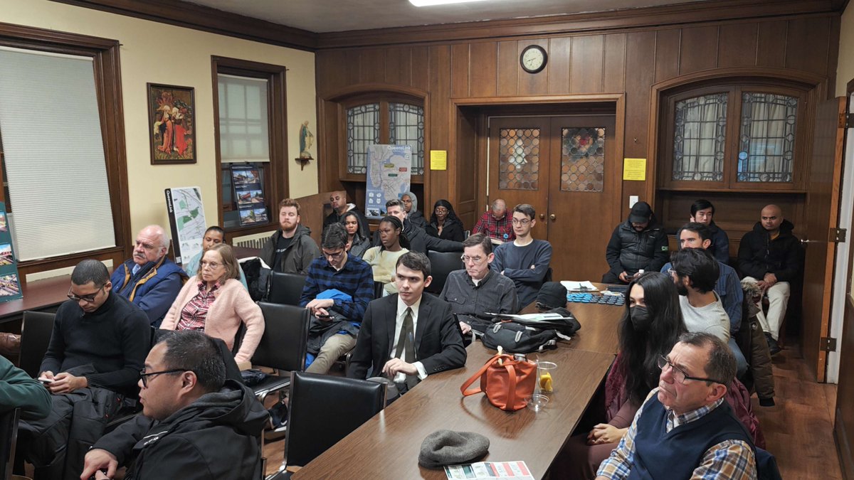 Thanks everyone who stopped by at our Richmond Hill Historical Society presentation last week! The Rockaway Beach Branch has a storied history, and we're hoping to make it's future even brighter! #BuildtheQueensLink
